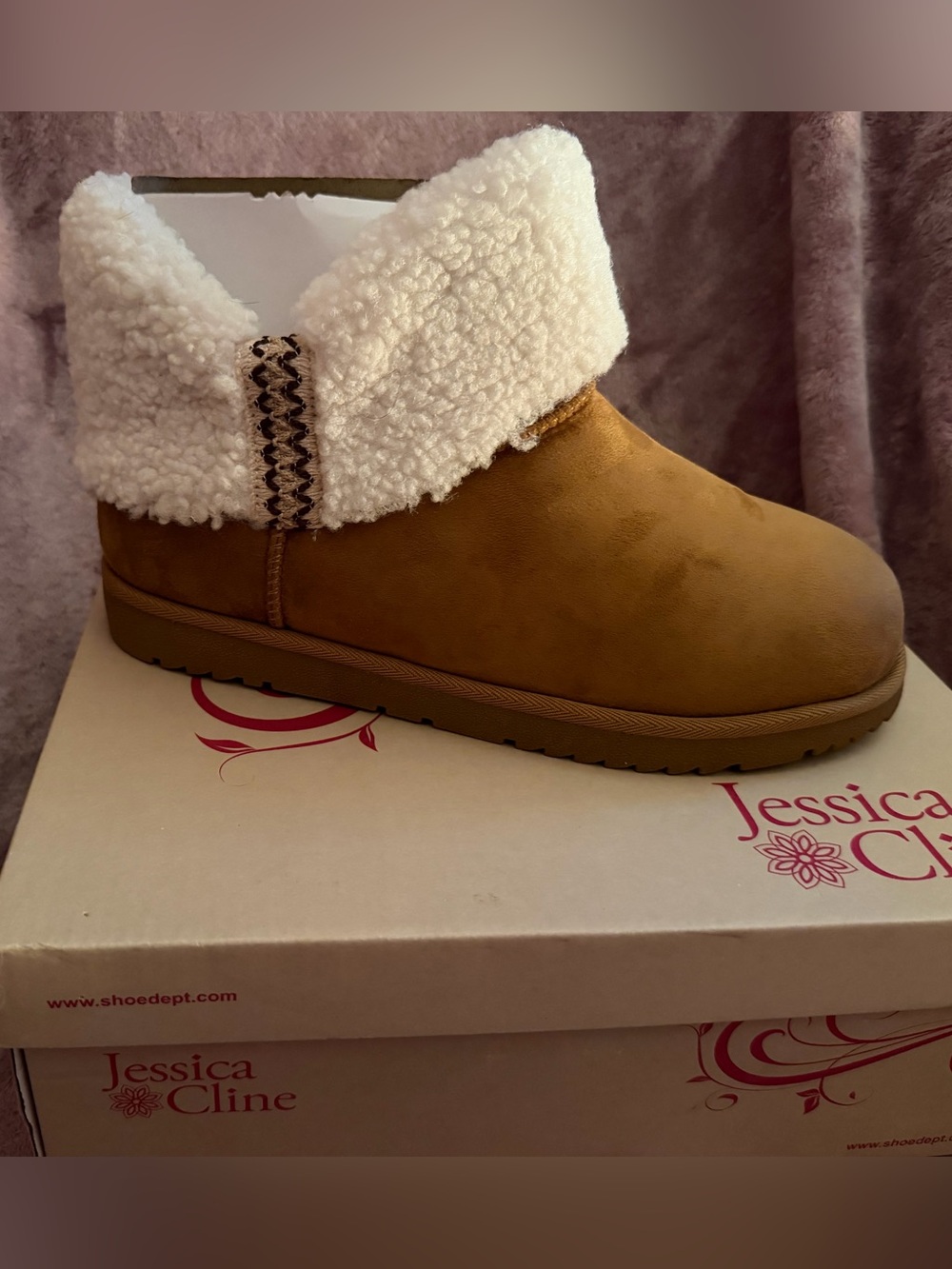 Size 10W Tan Sherpa Cuff Slippers